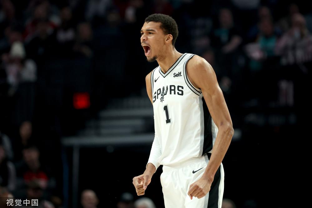 并为队友提 并为队友提